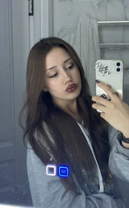 Milena_Awesome Public Pic 2