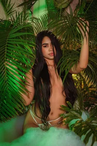 Chloe_moon1 Look at me once and I invite you to imagine the rest. Foto 5