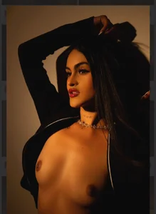 Emilly_Beaumont Public Pic 2