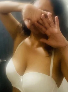 Naughty_ruchi Public Foto 3