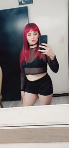 Magic_Hilary Public Pic