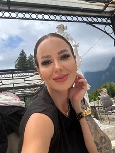 AnastasiasCharms kullanıcısının Out of work 🥰 albümü -  3 fotoğraf