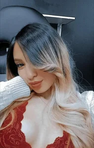 TiffanyBela Public Foto 4