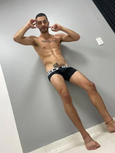 Damiam_23's MY HOT BODY Sex Photo 2