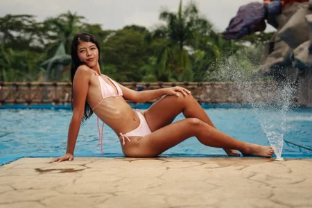 arietta_skinny Sweet Heat Underwater Pic 3