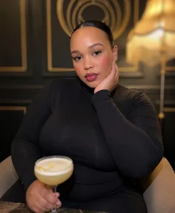 Thickyshea's XXX Nude Photo 3