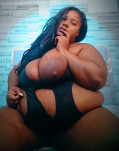 RenataFoxter your queen 🍭🍒 Pic 3