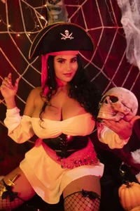 liz_monserrat_1 The night is full of surprises... and I have more than a costume under this cape 🖤 зображення 2