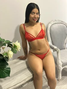 LiilithNova Sexy red Pic 3