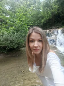 Alice_Madow Public Pic 8