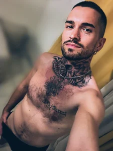 adriano_phox Public Pic 4