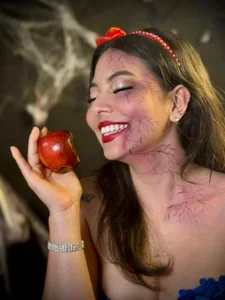 AnnieRouse__ kullanıcısının The Forbidden Apple 🍎☣️ albümü -  4 fotoğraf