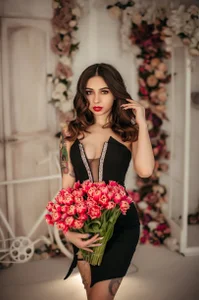 vinkiepinkie Girls love flowers🥰 Pic 7