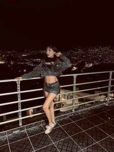 Violett_06 Public Poză 4
