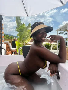 Kimberlylenox_ hot summer sun☀😈 Εικόνα