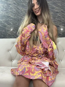 Belle_Emmanuelle: hot ( 2 фото)