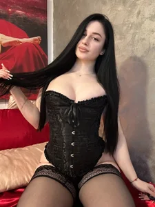 moniqque Dark fantasy slika 7