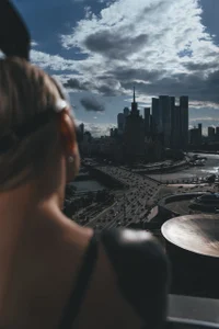LinaKinky Sometimes a lot of interesting things happen on the roof Pic 4