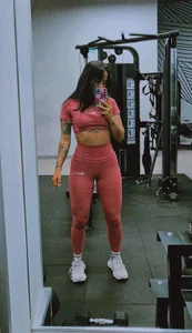 sallybrown_ gym time Bilde 4