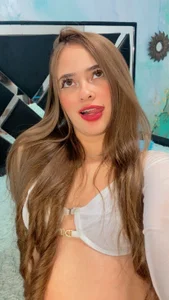 KarolMadison21 Do you like this beautiful and sexy Mona BB? Poză 2