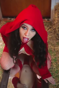 KendraaSimons: I am lost in the woods ( 2 фото)