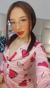 Laura_Dicardy I don't bite... unless they ask me to nice 😈💋 Pic 2