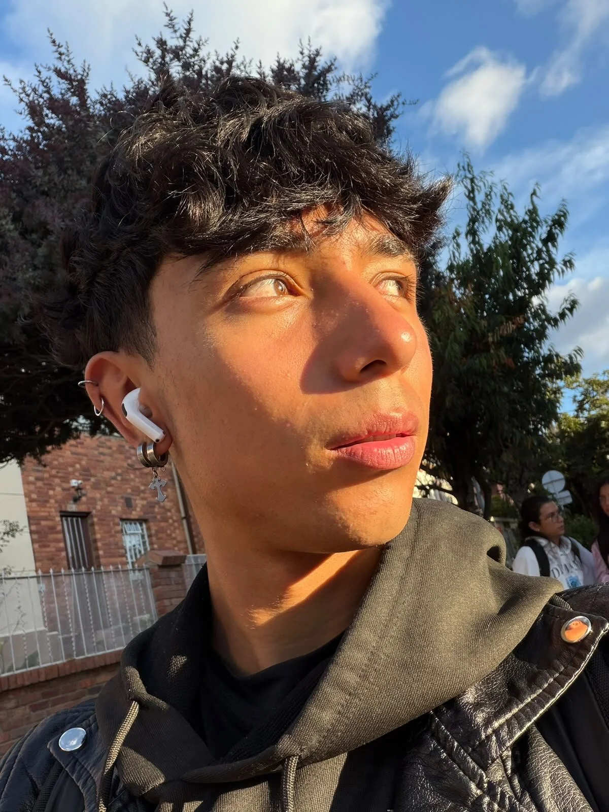 Foto em tendência de Aiden_Rivers_ 7534