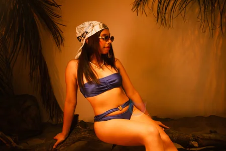 LunaAridi A very hot summer Pic