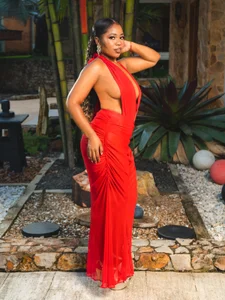 AlisonTravis Poolside Temptress Foto 2