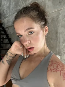 ChrissyBradick Public รูป  2