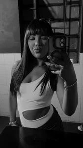 MIAROGGERSS: CHILLIN ( 2 фото)