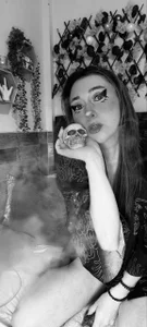Amber_prada Gothic Dragon & Skull Tease Foto
