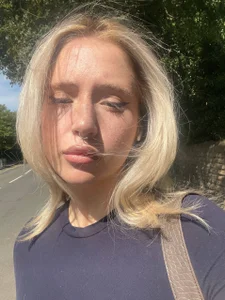 LumLue Me living this live Pic 5