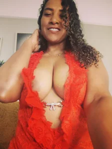 “Class, desire and a touch of danger… all in one place” de _Victoria_Hills  2 Imagens