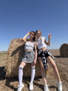 BabyAnais kullanıcısının Your best duo👯‍♀️ albümü -  2 fotoğraf