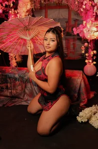 dahiana_rouss I come from the East for and for you🈺 Immagine 
