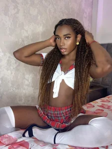 Kollinn_ Tranny school girl รูป 