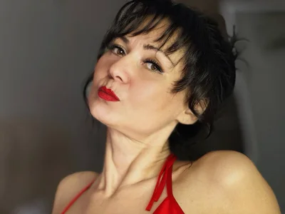 Melissa_Fane 👗👠The beautiful woman in red is still beautiful👗👠 Immagine  2