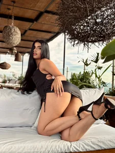 MiaLaurence I want you to make me yours Pic 2