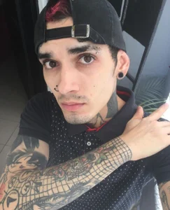 Boy Cum de Boy_tatto77  3 Imagens