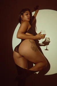 Sexy Brunette od Pamela_Moreno_  2 snímek