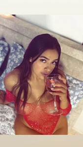 KatieBoisonのCheers with me ♥ 🔥🍒の 3枚の写真