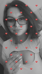 OliviaMile black angel 사진