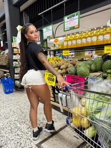 pretty_pettite I need help! Pic 2