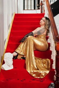 samarajhonson sexy girl in red Foto 5