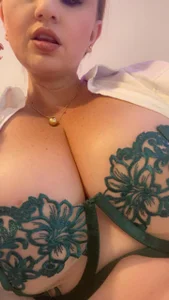 mia_lourence Can i tell you a secret in private? Pic 5