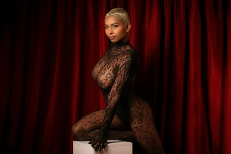 LeidyNova 📸 Editorial Elegance Pic 2