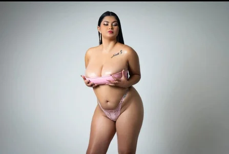 valentinabreasts busty latina Billede 2