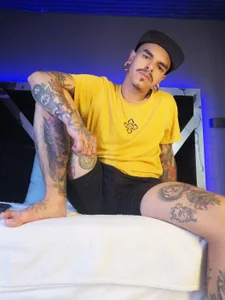 Do you dare to discover what is beyond this smile? de kaletattoo Foto 4