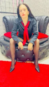 missnicollee 👠dominant, elegant and provocative outfit👠 slika
